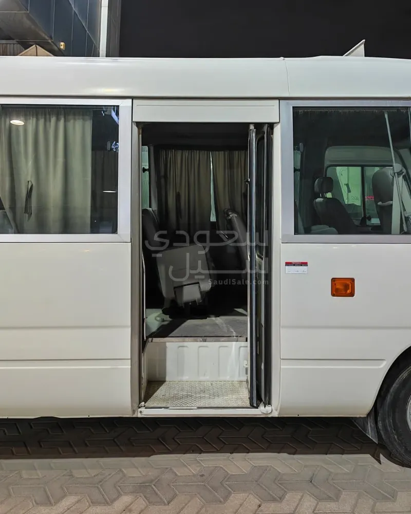 2014 تويوتا كوستر