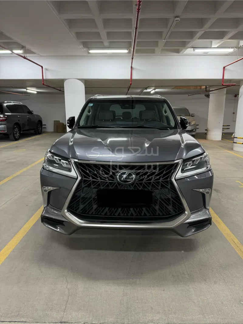 2019 لكزس إل إكس 570 اس