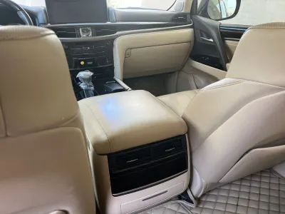 2019 لكزس إل إكس 570 اس