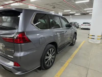 2019 لكزس إل إكس 570 اس