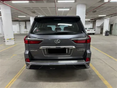 2019 لكزس إل إكس 570 اس