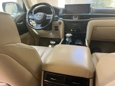 2019 لكزس إل إكس 570 اس