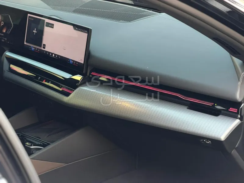 2024 بي ام دبليو الفئة الخامسة 520 أي إم كت