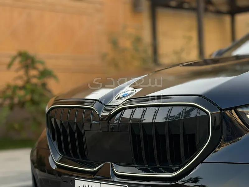 2024 بي ام دبليو الفئة الخامسة 520 أي إم كت