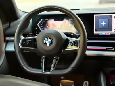 2024 بي ام دبليو الفئة الخامسة 520 أي إم كت