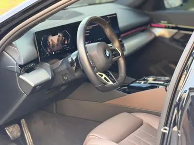 2024 بي ام دبليو الفئة الخامسة 520 أي إم كت