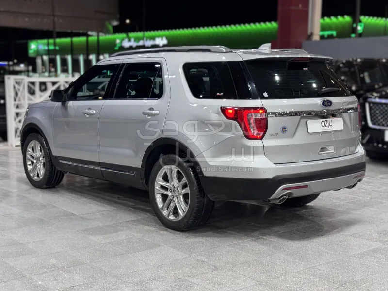 2017 فورد اكسبلورر اكس ال تي