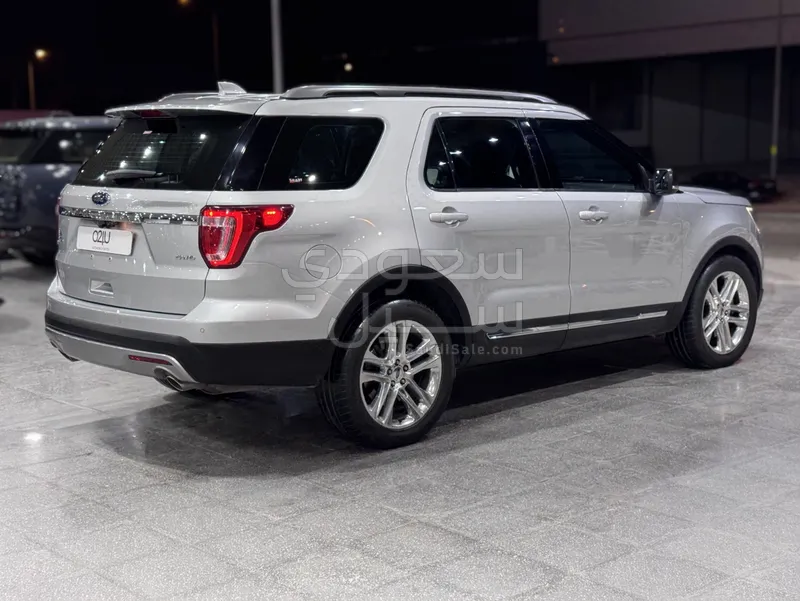 2017 فورد اكسبلورر اكس ال تي