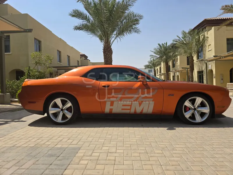 2011 دودج تشالنجر اس ار تي 8
