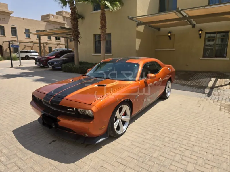 2011 دودج تشالنجر اس ار تي 8