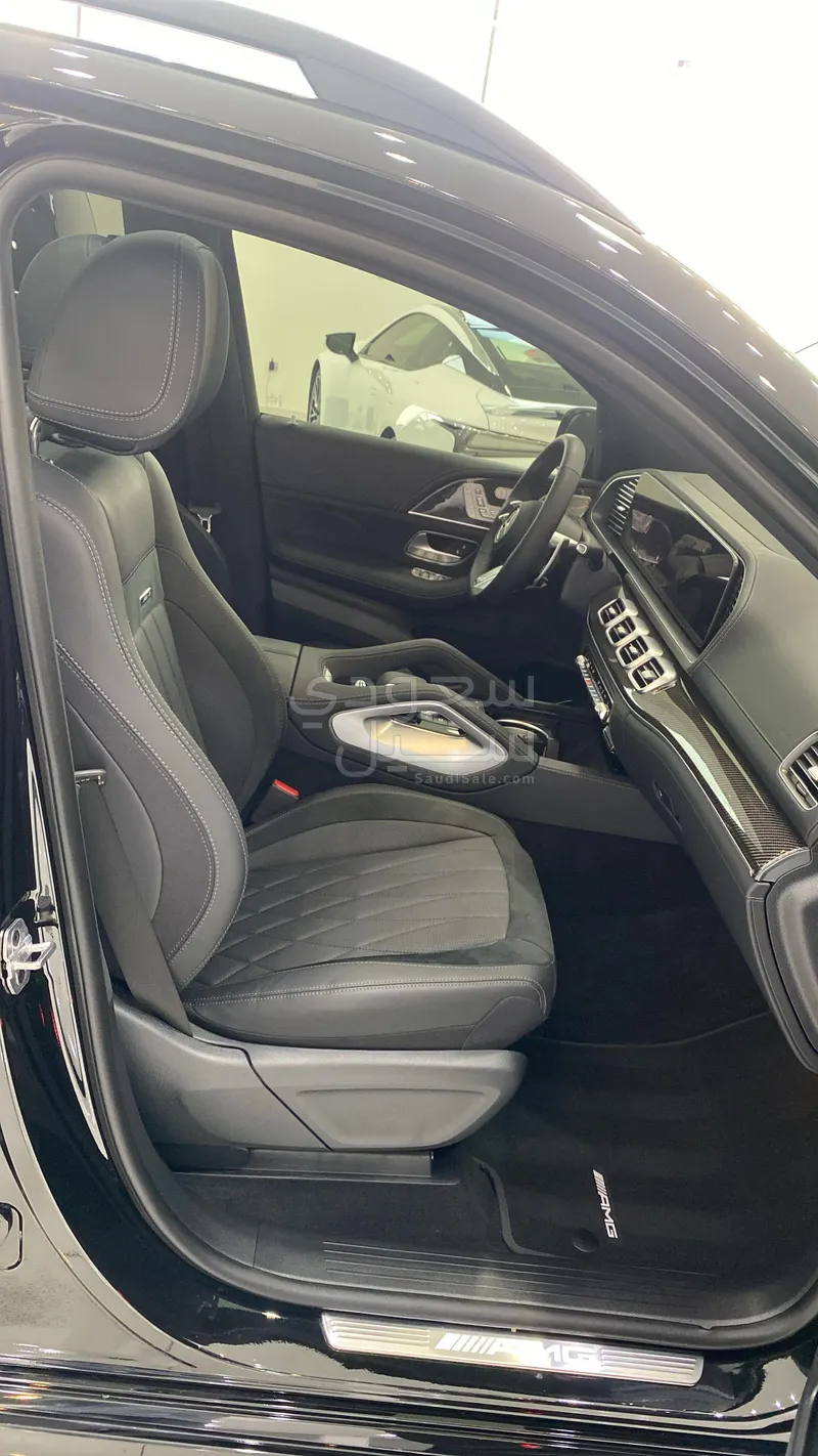 2024 مرسيدس - بنز جي إل إي 63إس أي إم جي