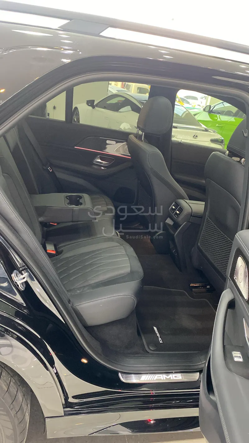 2024 مرسيدس - بنز جي إل إي 63إس أي إم جي