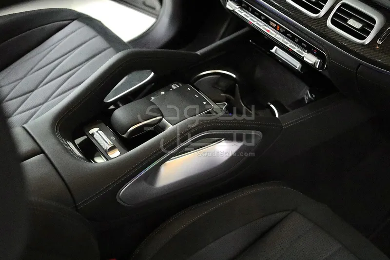 2024 مرسيدس - بنز جي إل إي 63إس أي إم جي