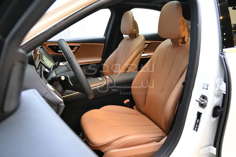 2025 مرسيدس - بنز إي 200