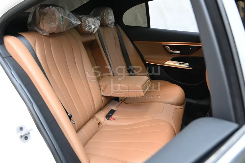 2025 مرسيدس - بنز إي 200