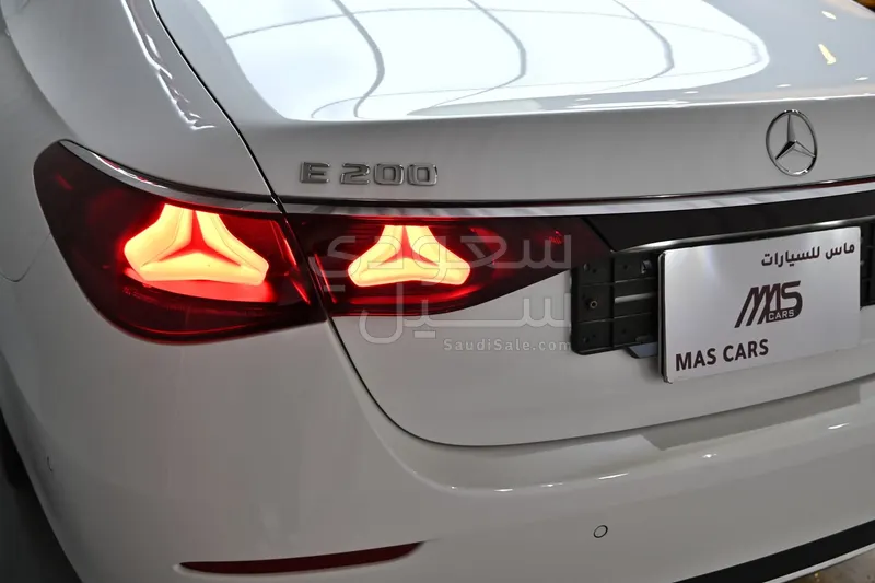 2025 مرسيدس - بنز إي 200