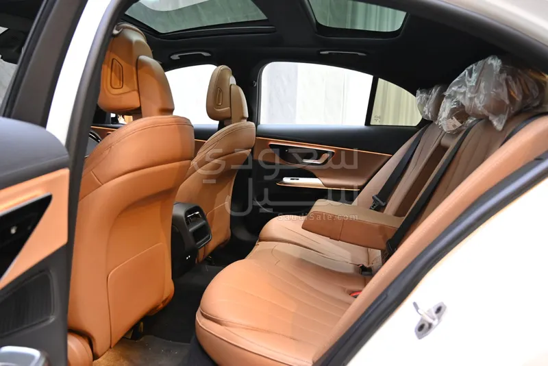 2025 مرسيدس - بنز إي 200