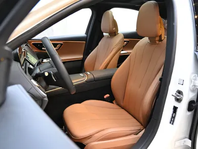 2025 مرسيدس - بنز إي 200