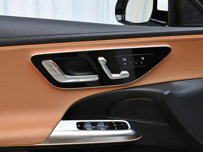 2025 مرسيدس - بنز إي 200