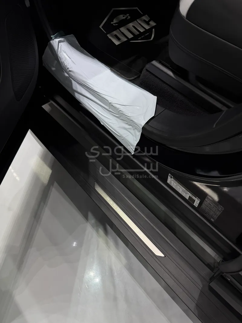 2025 لاند روفر رينج روفر سبورت اتش اس اي