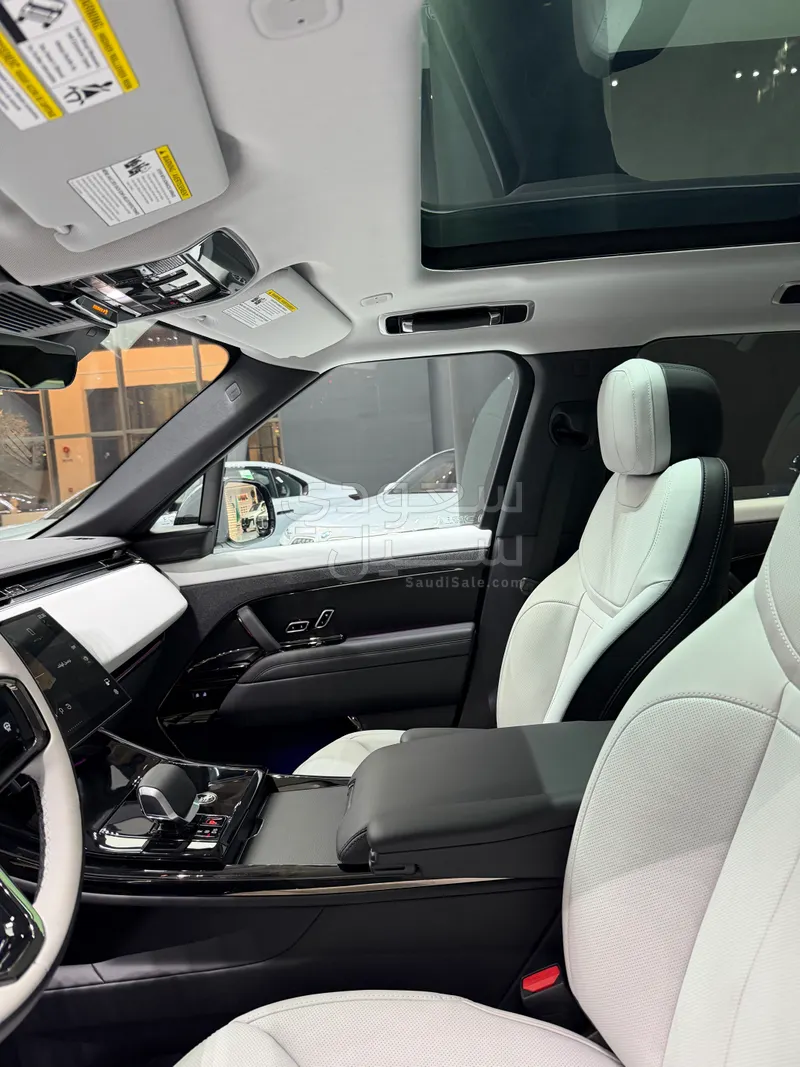 2025 لاند روفر رينج روفر سبورت اتش اس اي