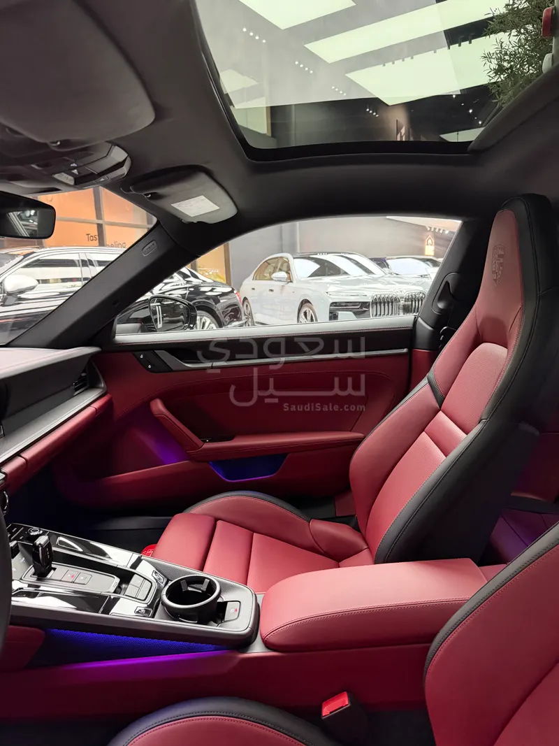 2026 بورش 911 كاريرا