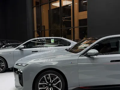 2025 بي ام دبليو الفئة السابعة 735أي