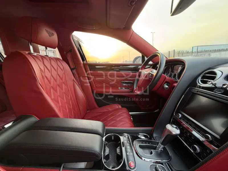 2016 بنتلي كونتيننتل فلاينج سبير مولينر