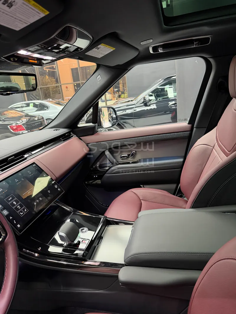 2025 لاند روفر رينج روفر سبورت اتش اس اي