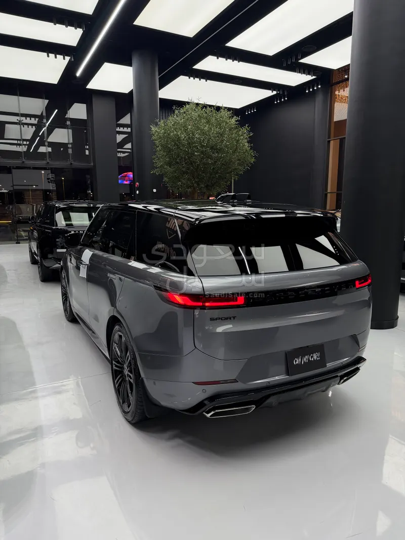 2025 لاند روفر رينج روفر سبورت اتش اس اي