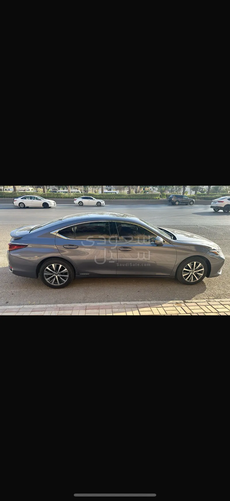 2020 لكزس إي إس 300 هايبرد