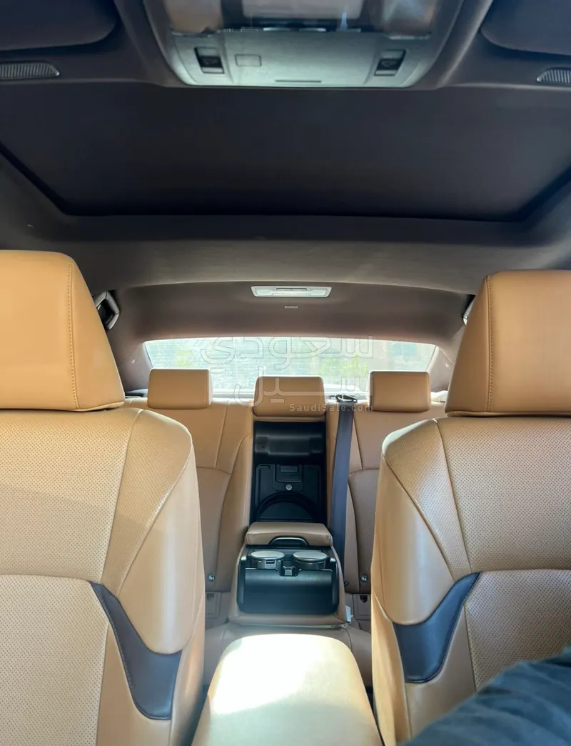 2020 لكزس إي إس 300 هايبرد