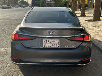 2020 لكزس إي إس 300 هايبرد