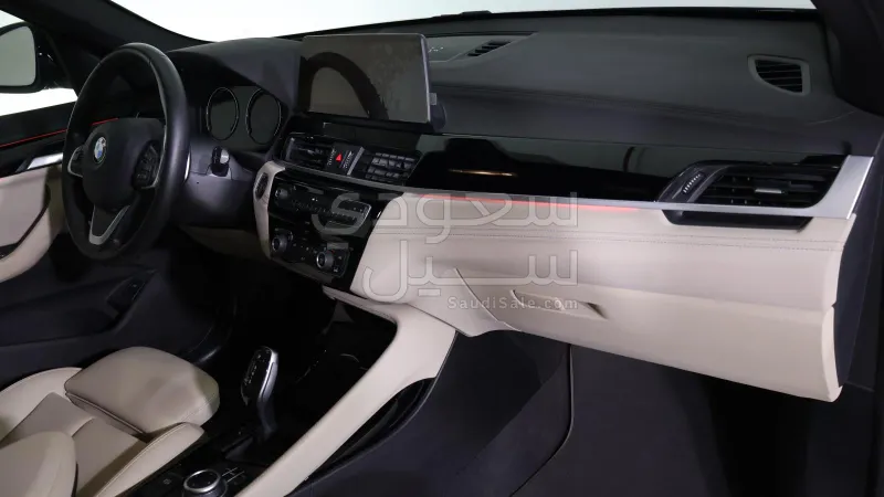 2021 بي ام دبليو الفئة اكس 1