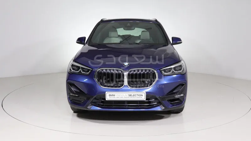 2021 بي ام دبليو الفئة اكس 1