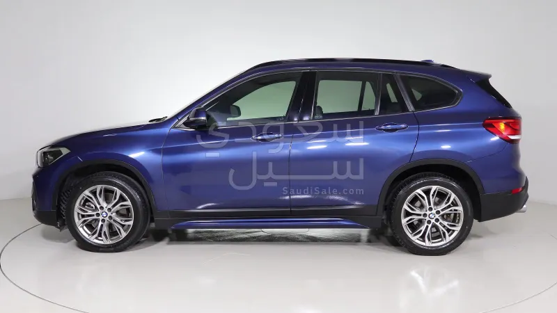 2021 بي ام دبليو الفئة اكس 1