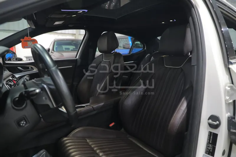 2022 جينيسيس جي 70