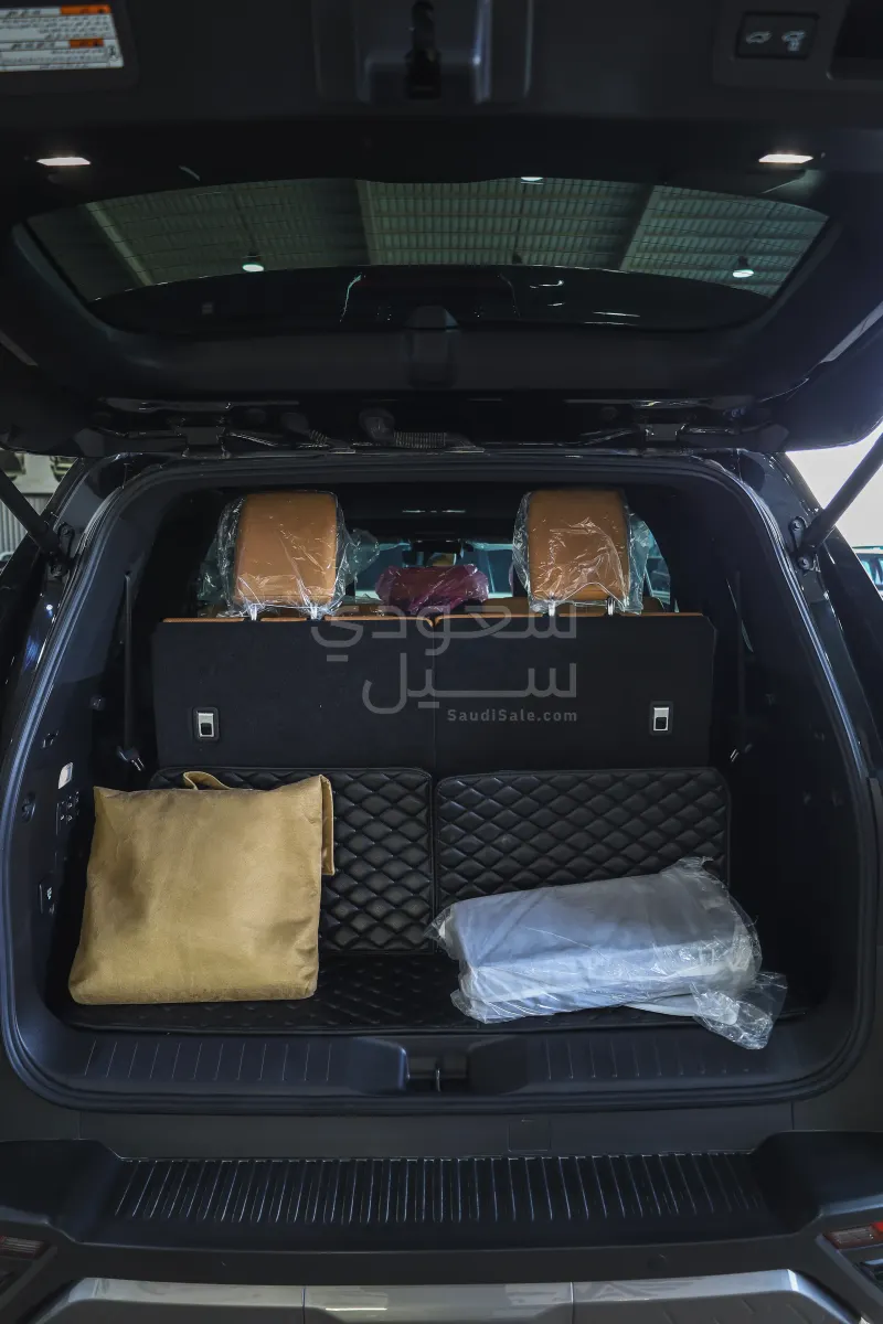 2024 لكزس إل إكس 600