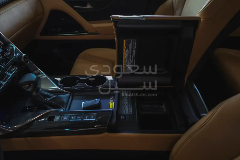 2024 لكزس إل إكس 600