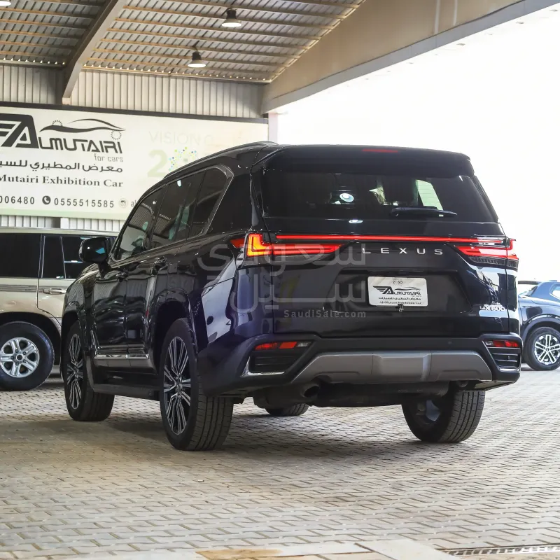 2024 لكزس إل إكس 600