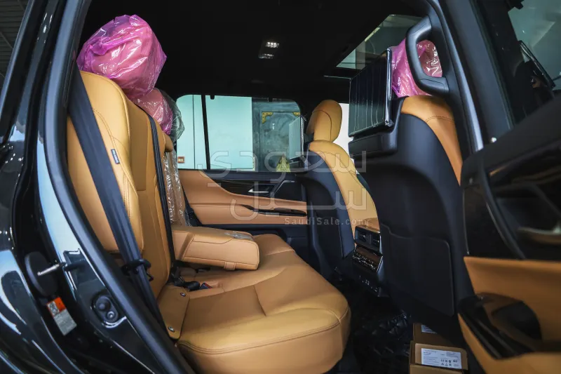 2024 لكزس إل إكس 600