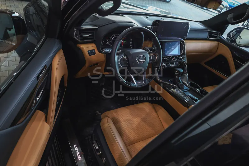 2024 لكزس إل إكس 600