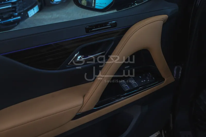 2024 لكزس إل إكس 600