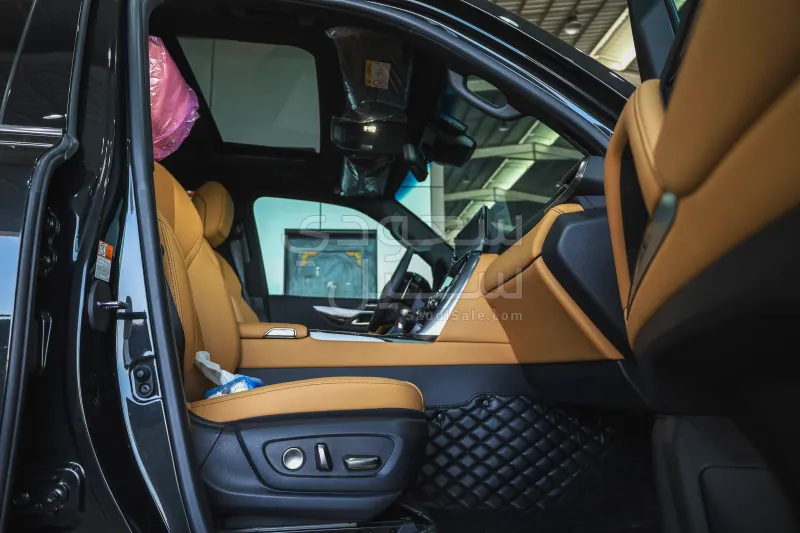 2024 لكزس إل إكس 600