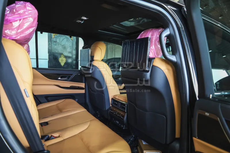 2024 لكزس إل إكس 600