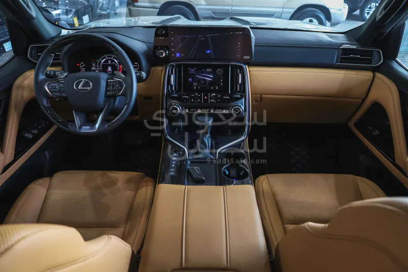 2024 لكزس إل إكس 600
