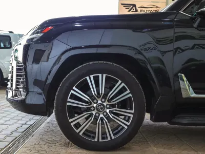 2024 لكزس إل إكس 600