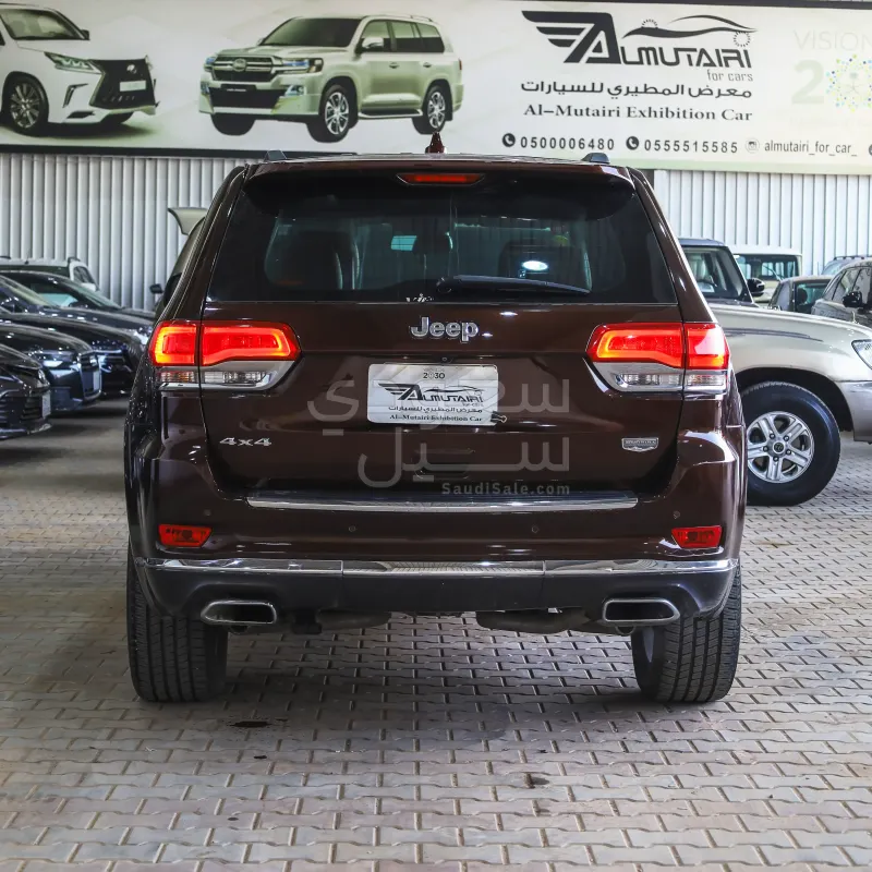 2015 جييب جراند شيروكي ساميت