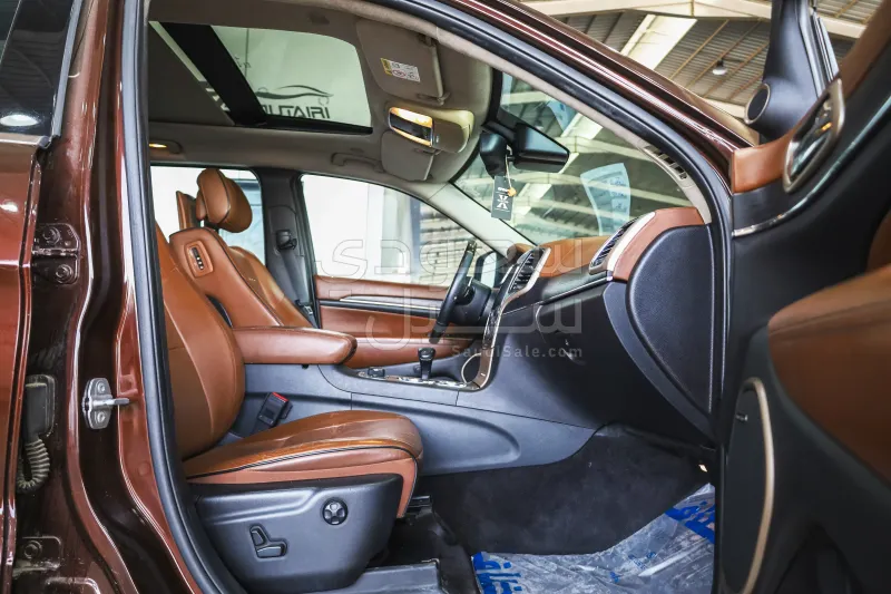 2015 جييب جراند شيروكي ساميت