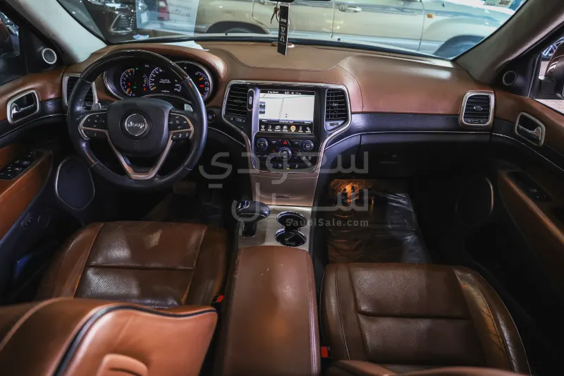 2015 جييب جراند شيروكي ساميت